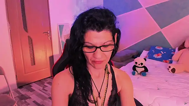 Snapshot of SweetSin40 chatting on April 23, 7:38 pm SweetSin40 online show from April 23, 7:38 pm