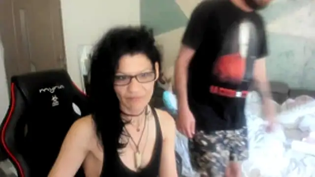 Snapshot of SweetSin40 chatting on May 15, 10:55 am SweetSin40 online show from May 15, 10:55 am
