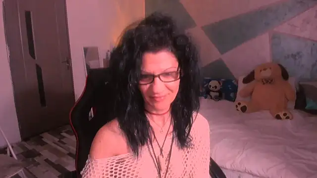Snapshot of SweetSin40 chatting on May 22, 7:08 pm SweetSin40 online show from May 22, 7:08 pm