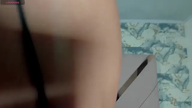 denisse khan online show from April 3, 7:45 pm