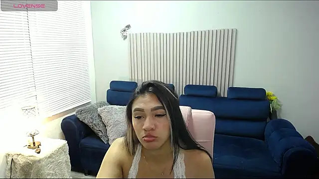 Snapshot of Reichell_Princess chatting on November 18, 5:12 am Reichell Princess online show from November 18, 5:12 am