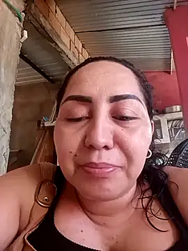 Snapshot of Extrellla chatting on October 12, 6:18 pm Extrellla online show from October 12, 6:18 pm