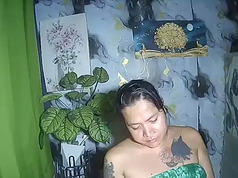 Snapshot of trishacummerts chatting on June 8, 8:20 pm trishacummerts online show from June 8, 8:20 pm