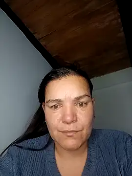 Snapshot of MilfBlonde_ chatting on October 17, 11:13 am MilfBlonde  online show from October 17, 11:13 am