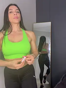 Snapshot of Kattefit chatting on May 4, 4:47 pm Kattefit online show from May 4, 4:47 pm