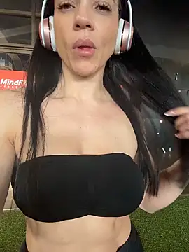 Snapshot of Kattefit chatting on May 11, 3:51 pm Kattefit online show from May 11, 3:51 pm