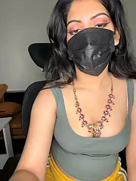 Snapshot of hey_wifey chatting on November 1, 11:45 am hey wifey online show from November 1, 11:45 am