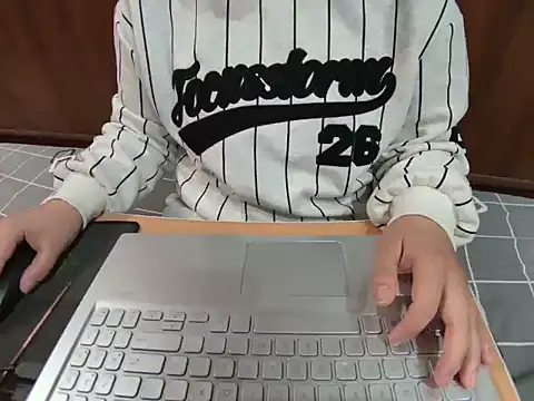 Snapshot of Hanna_Mina chatting on December 17, 5:02 am Hanna Mina online show from December 17, 5:02 am
