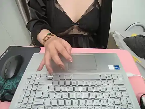 Snapshot of Hanna_Mina chatting on January 15, 2:38 am Hanna Mina online show from January 15, 2:38 am