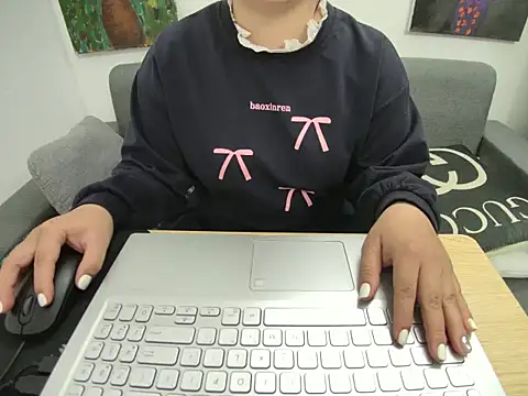 Snapshot of Hanna_Mina chatting on February 1, 9:30 am Hanna Mina online show from February 1, 9:30 am