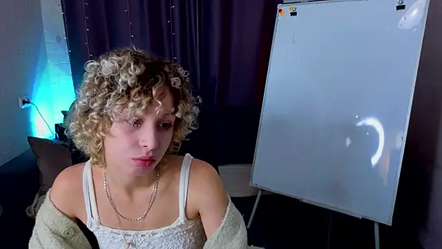 Snapshot of Mary_Wahlberg chatting on October 22, 5:41 am Mary Wahlberg online show from October 22, 5:41 am