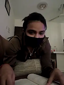 Snapshot of radhika4445 chatting on March 14, 5:57 am radhika4445 online show from March 14, 5:57 am