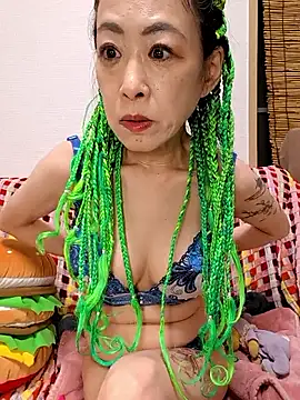 Snapshot of jyuse000ryuse chatting on July 6, 3:03 pm jyuse000ryuse online show from July 6, 3:03 pm