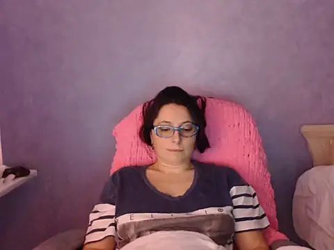 LuckyLisa23 online show from February 26, 11:48 pm