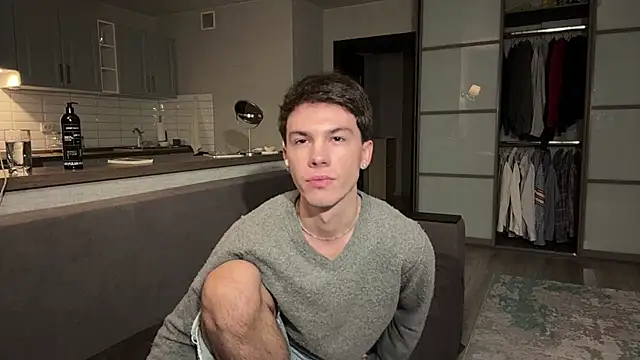 Jeremy1Scott online show from November 9, 3:27 am