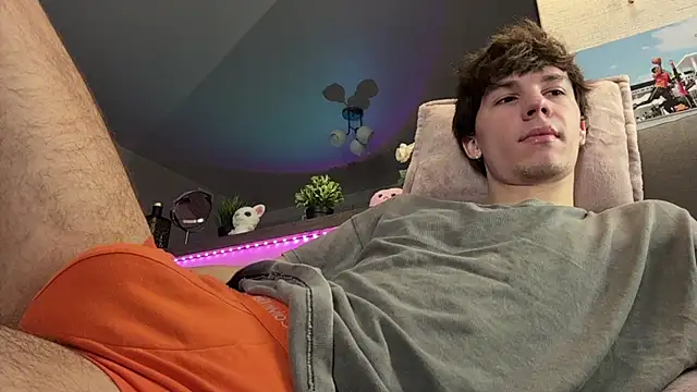 Jeremy1Scott online show from January 18, 11:30 pm