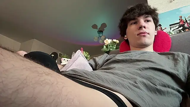 Jeremy1Scott online show from March 7, 4:42 am