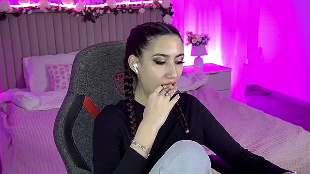 Snapshot of RebeckaThornton chatting on January 17, 9:58 am RebeckaThornton online show from January 17, 9:58 am