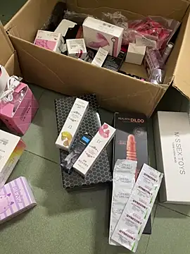 Snapshot of thienchi_lingeries1995 chatting on October 24, 6:37 pm thienchi lingeries1995 online show from October 24, 6:37 pm