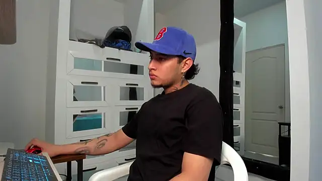 Sky Wild online show from March 29, 8:31 pm