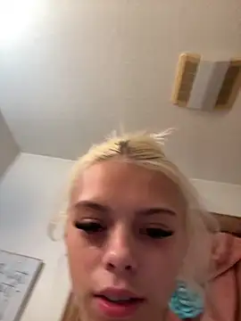 Snapshot of itspinkkk chatting on October 26, 12:49 am itspinkkk online show from October 26, 12:49 am