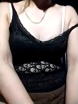 Snapshot of YiyinLy chatting on October 16, 8:54 pm YiyinLy online show from October 16, 8:54 pm