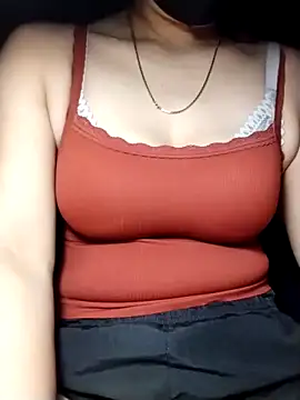 Snapshot of YiyinLy chatting on October 20, 8:20 pm YiyinLy online show from October 20, 8:20 pm
