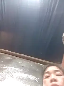 YiyinLy online show from February 1, 1:20 pm