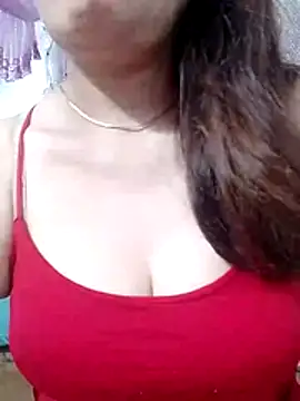Snapshot of YiyinLy chatting on May 9, 7:02 am YiyinLy online show from May 9, 7:02 am