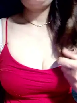 Snapshot of YiyinLy chatting on May 10, 9:53 pm YiyinLy online show from May 10, 9:53 pm