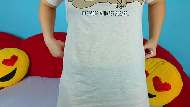 Snapshot of Soft_Lilly chatting on November 12, 6:03 am Soft Lilly online show from November 12, 6:03 am