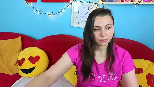 Snapshot of Soft_Lilly chatting on February 10, 6:06 am Soft Lilly online show from February 10, 6:06 am