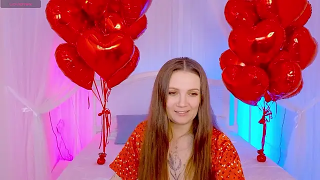 Amy  Leee  online show from February 14, 1:19 pm