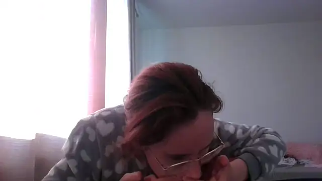Snapshot of LuckySLove chatting on May 28, 5:21 pm LuckySLove online show from May 28, 5:21 pm