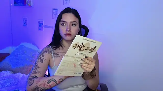 Emily Lindey online show from April 12, 4:06 am