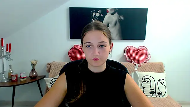 Snapshot of AnneWilsonn chatting on July 7, 7:23 am AnneWilsonn online show from July 7, 7:23 am