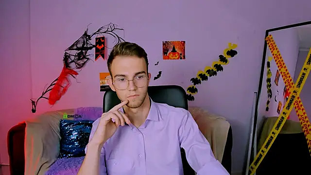 Snapshot of astren_villo chatting on November 2, 1:13 pm astren villo online show from November 2, 1:13 pm