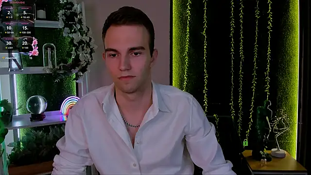 Snapshot of astren_villo chatting on July 9, 10:14 pm astren villo online show from July 9, 10:14 pm