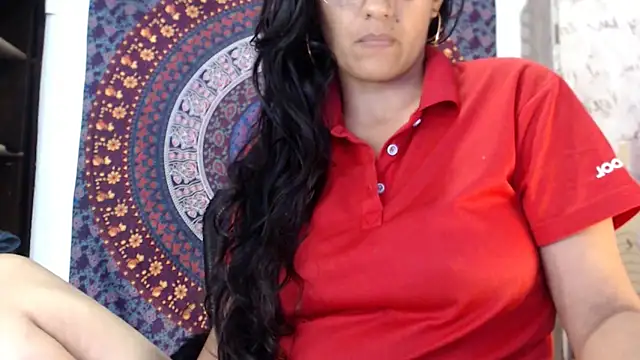 Lucyy Naugthy online show from February 3, 2:10 am