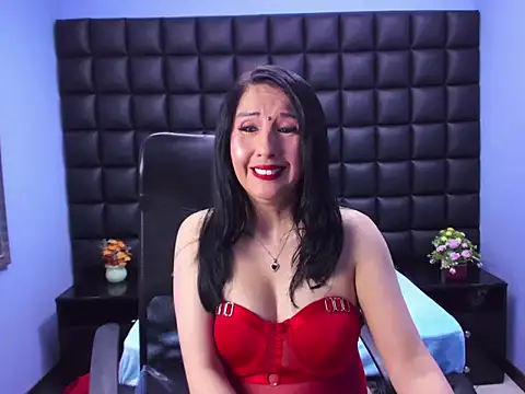 Agatha Leon  online show from November 6, 12:06 pm