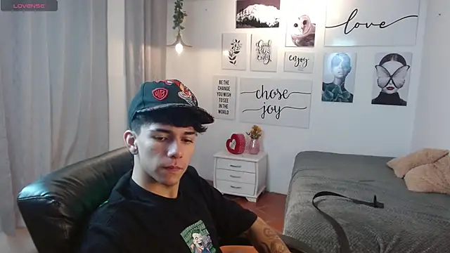 AmethystShadow17 online show from November 11, 3:23 pm