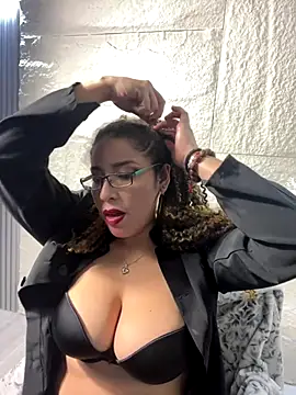 Yvonny27 online show from November 1, 5:53 am