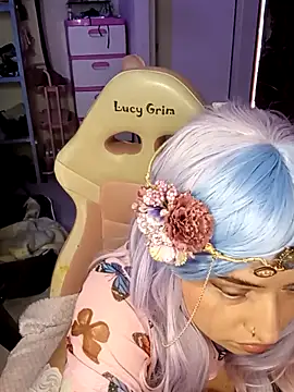 Snapshot of 111lucygrim111 chatting on October 30, 7:47 pm 111lucygrim111 online show from October 30, 7:47 pm