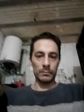 Snapshot of locoar22 chatting on October 14, 6:47 am locoar22 online show from October 14, 6:47 am