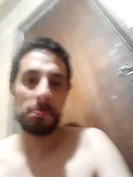 Snapshot of locoar22 chatting on November 13, 4:33 am locoar22 online show from November 13, 4:33 am