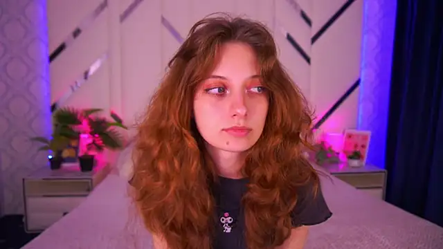 CuteeFoxy online show from October 28, 2:20 pm