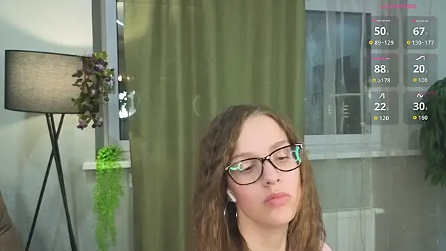 StephnieRecuparo online show from October 24, 1:40 pm