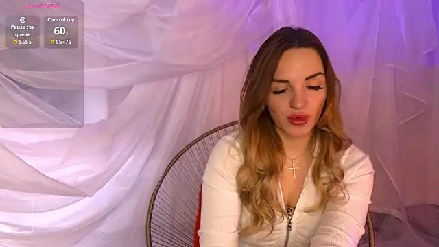 Snapshot of LustLagoon chatting on February 12, 6:08 am LustLagoon online show from February 12, 6:08 am