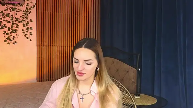 Snapshot of LustLagoon chatting on February 27, 6:24 am LustLagoon online show from February 27, 6:24 am