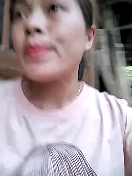 Snapshot of Hani-i chatting on May 4, 8:54 am Hani-i online show from May 4, 8:54 am
